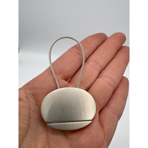 Modern Brushed Stainless Steel Oval Keychain With Wire Loop - Durable & Sleek De - Picture 3 of 3